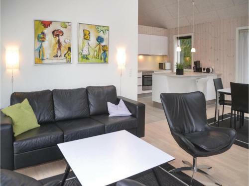 Three-bedroom Holiday Home In Blavand