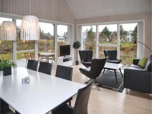 Three-bedroom Holiday Home In Blavand