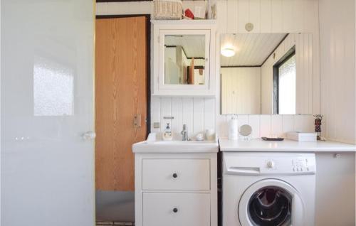 Three-bedroom Holiday Home In Blavand