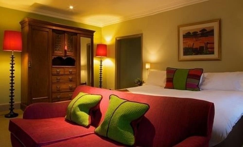 Hotel The Feathers