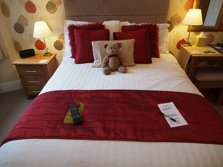 Hostal Montfort Cottage Guest House