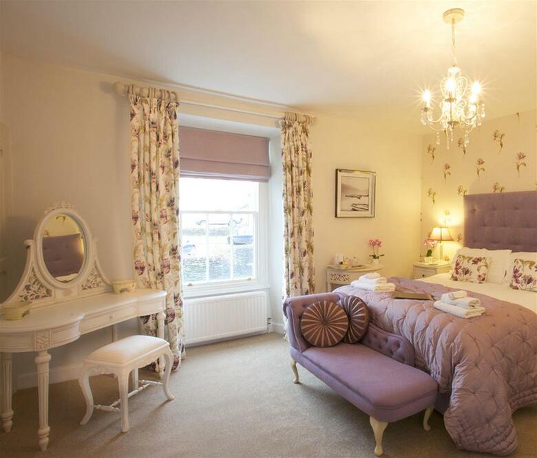 Hostal Holly Lodge Guest House
