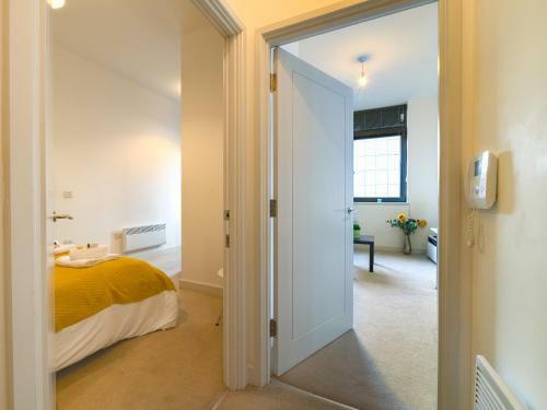 Reading College Serviced Apartment