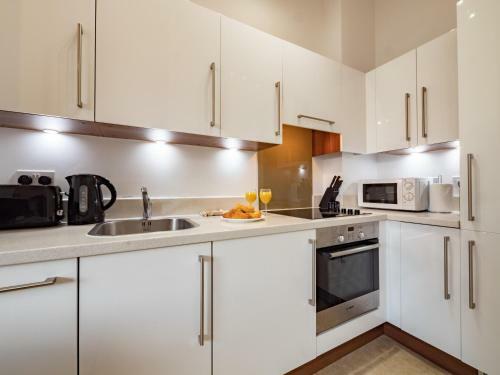 Reading College Serviced Apartment