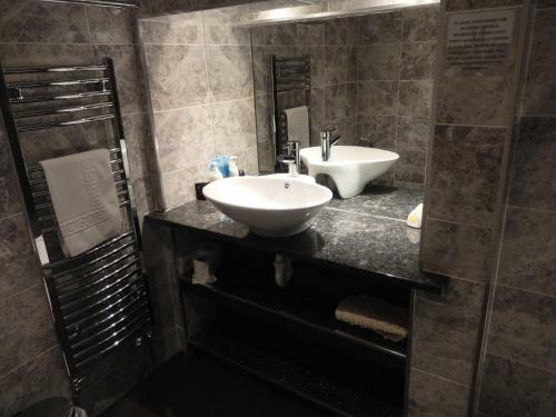Hostal Newport Guest House