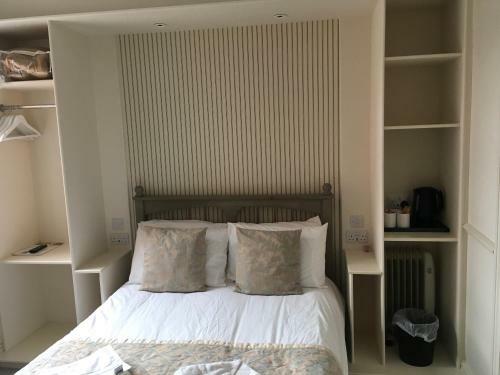 Hostal Newport Guest House