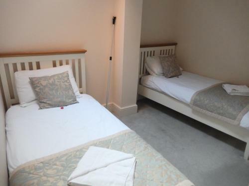 Hostal Newport Guest House