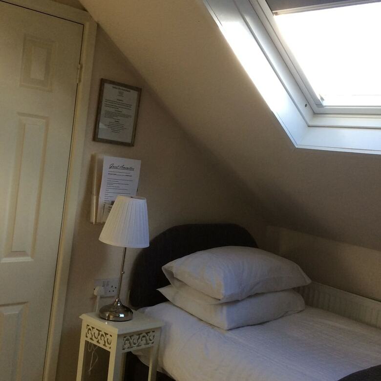 Hostal Hedley Villa Guest House