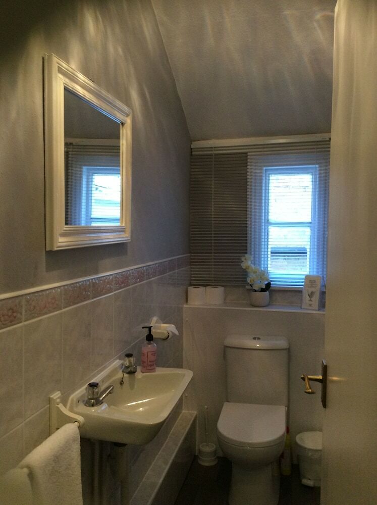 Hostal Hedley Villa Guest House