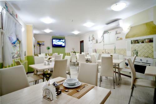 Kapu$ta Hotel