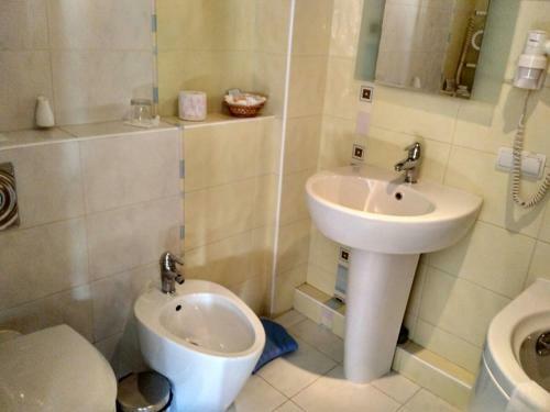Zs Club Hotel