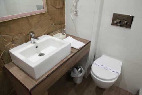 Posada Wine & Rose Boutique Hotel