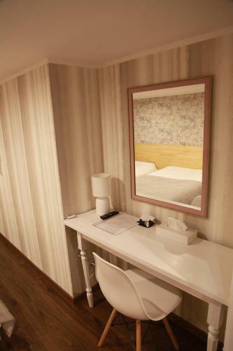 Posada Wine & Rose Boutique Hotel