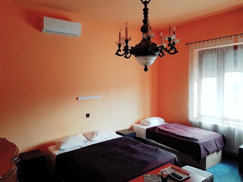 Attila Hotel & Restaurant