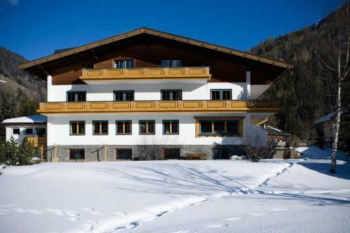 Hostal Ferienhaus Alpina