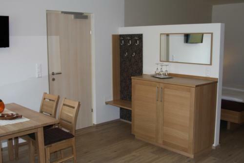 Hostal Pension & Weingut Storchenblick