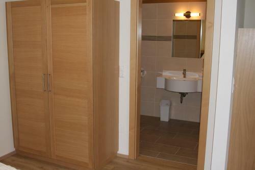 Hostal Pension & Weingut Storchenblick