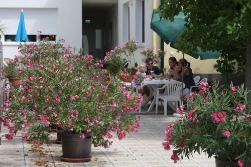 Hostal Pension & Weingut Storchenblick