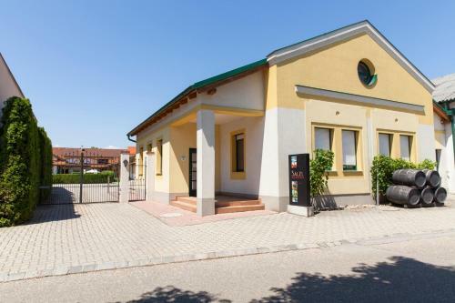 Hostal Salzl Seewinkelhof