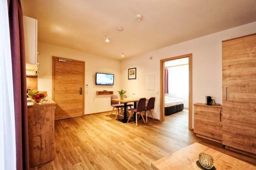 Amaris Apartments