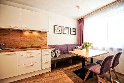 Amaris Apartments