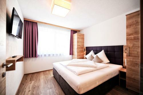 Amaris Apartments