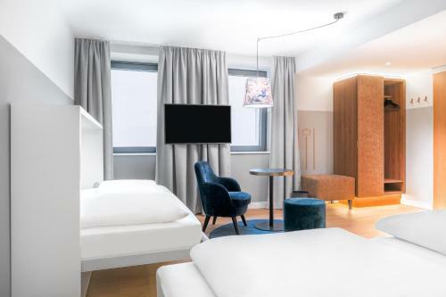 Hotel Stage 12