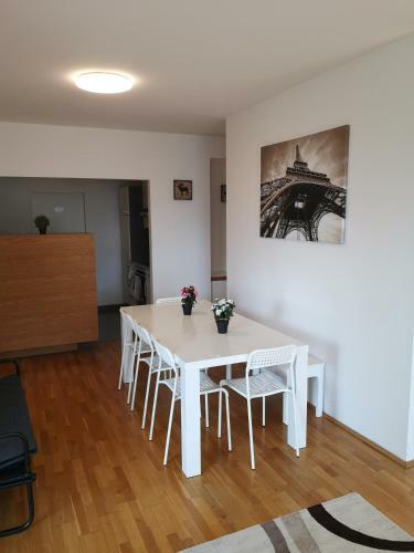 Innsbruck City View Apartment