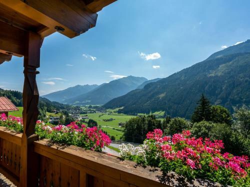 Cozy Apartment In Salzburg With Mountain View