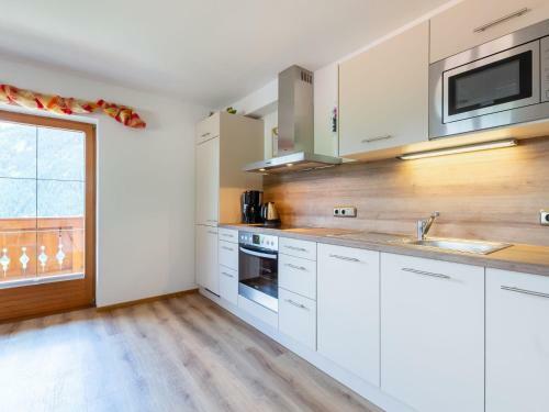 Cozy Apartment In Salzburg With Mountain View