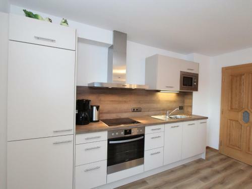 Cozy Apartment In Salzburg With Mountain View