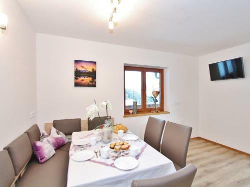 Cozy Apartment In Salzburg With Mountain View