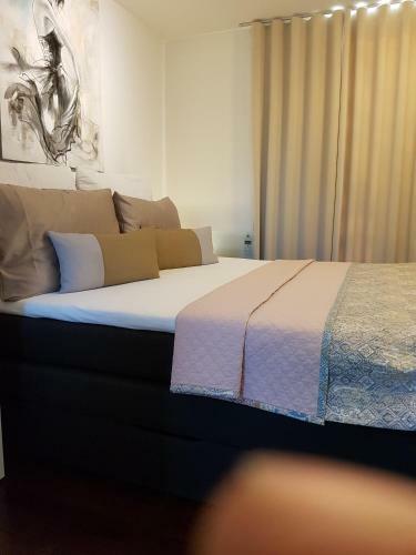 Deluxe Apartment & Suite
