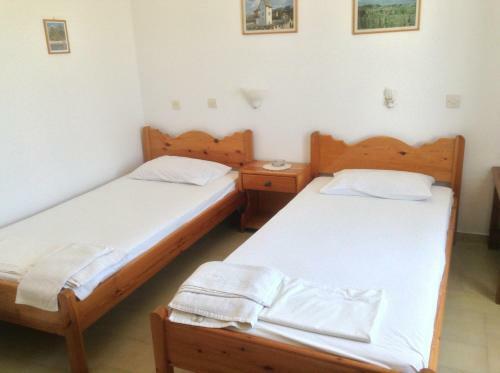 Hostal Rania Apartments