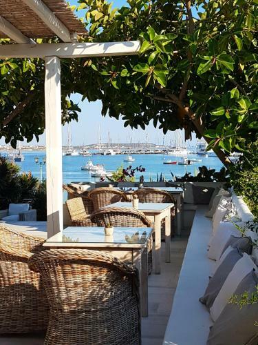Artemis Hotel