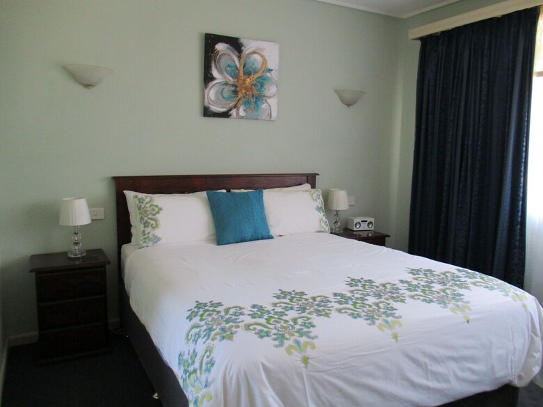 Kaniva Midway Motel