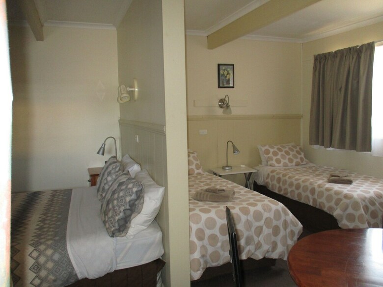 Kaniva Midway Motel