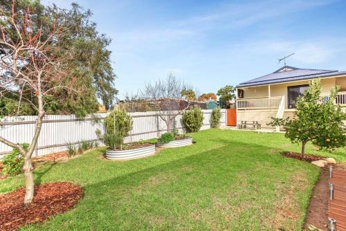 Apartamento 44 Ferguson Road - Quiet And Private And Welcomes Pets