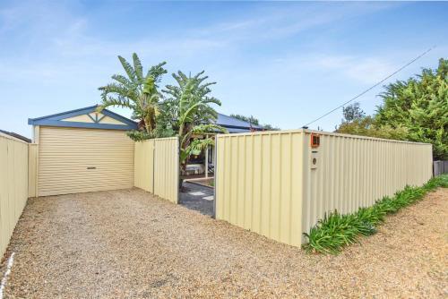 Apartamento 44 Ferguson Road - Quiet And Private And Welcomes Pets