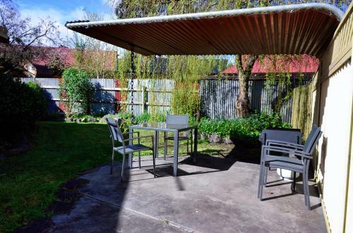 Gellibrand River Gallery Accommodation