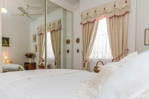 Ballantrae Cottage. Heritage Style. Pets Welcome