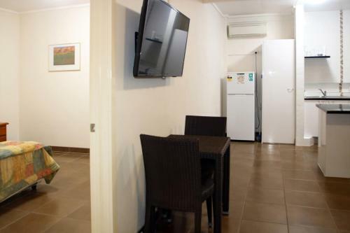The Stuart Hotel-motel