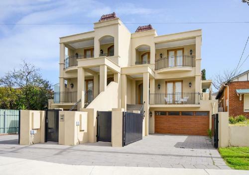Aria House