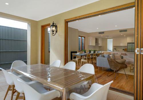 Aria House