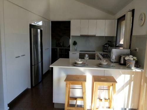 Glenfield 4 Rooms - Stylish Master + 3 Stunning Queen Rooms