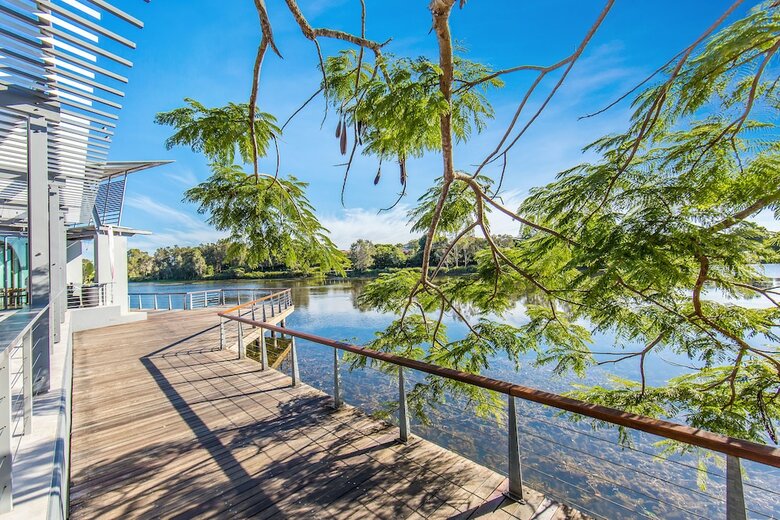 Best Western Plus North Lakes Hotel