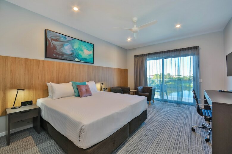 Best Western Plus North Lakes Hotel
