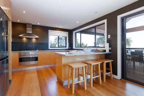Venabu On Garuwa - Fingal Bay