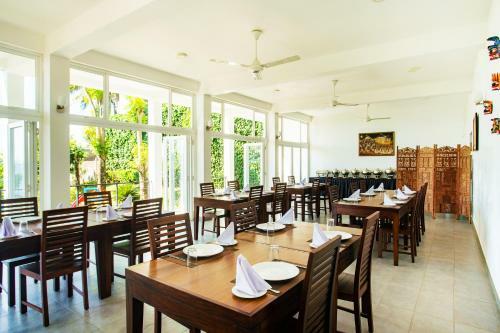Hostal The Kandyan Villa