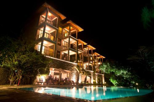 Hotel Randholee Luxury Resort